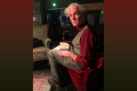Jason Stoneking finishing his Bespoke Book just before going on stage at the Ramshackle, Utrecht