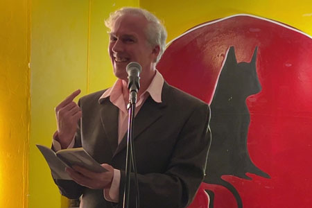 Jason Stoneking performing at Spoken Word Paris